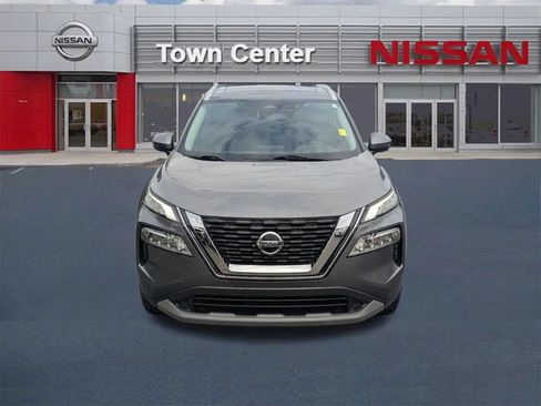 Used 2021 Nissan Rogue SV w/ Premium Package FWD image 2