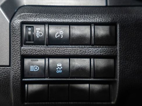 Used 2025 Toyota Tacoma TRD Off-Road AWD/4WD image 40