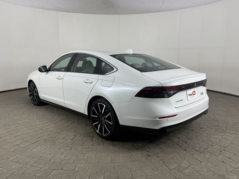 Used 2024 Honda Accord Touring image 5