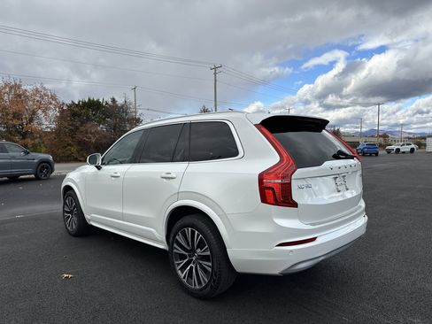 Used 2022 Volvo XC90 T6 Momentum w/ Advanced Package image 8