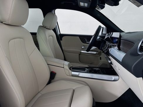 New 2026 Mercedes-Benz GLB 250 image 6