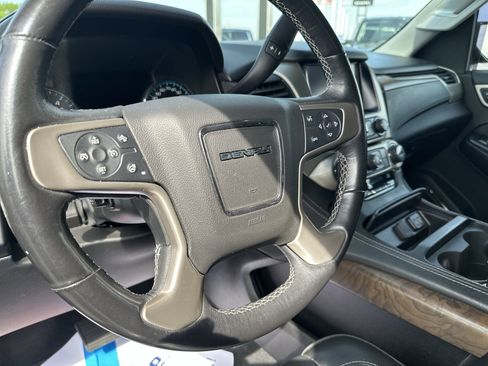 Used 2019 GMC Yukon Denali w/ Denali Ultimate Package AWD/4WD image 14