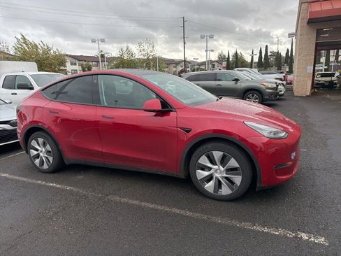 Used 2021 Tesla Model Y Long Range image 4
