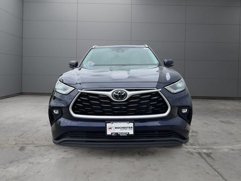 Used 2021 Toyota Highlander XLE AWD/4WD image 30