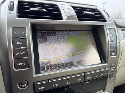 Used 2019 Lexus GX 460 Premium w/ Premium Package image 28