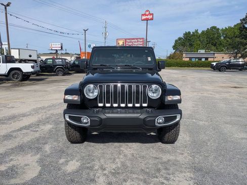 Used 2023 Jeep Wrangler Unlimited Sahara AWD/4WD image 8