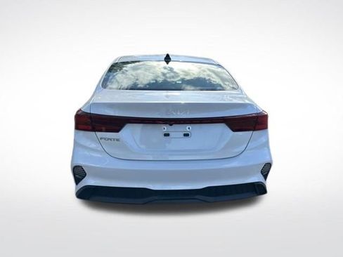 Used 2023 Kia Forte LXS FWD image 5