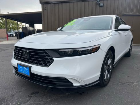 Used 2023 Honda Accord EX image 9