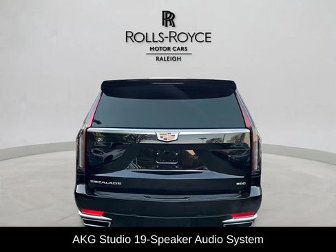 Used 2023 Cadillac Escalade ESV Premium Luxury image 4
