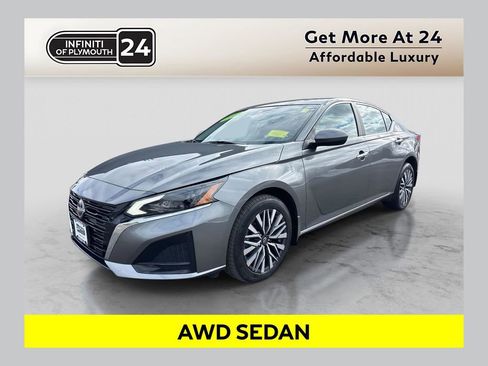 Used 2023 Nissan Altima 2.5 SV w/ SV Premium Package image 1