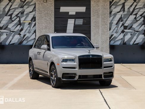 Used 2022 Rolls-Royce Cullinan Black Badge w/ Dark Exterior Package AWD/4WD image 1