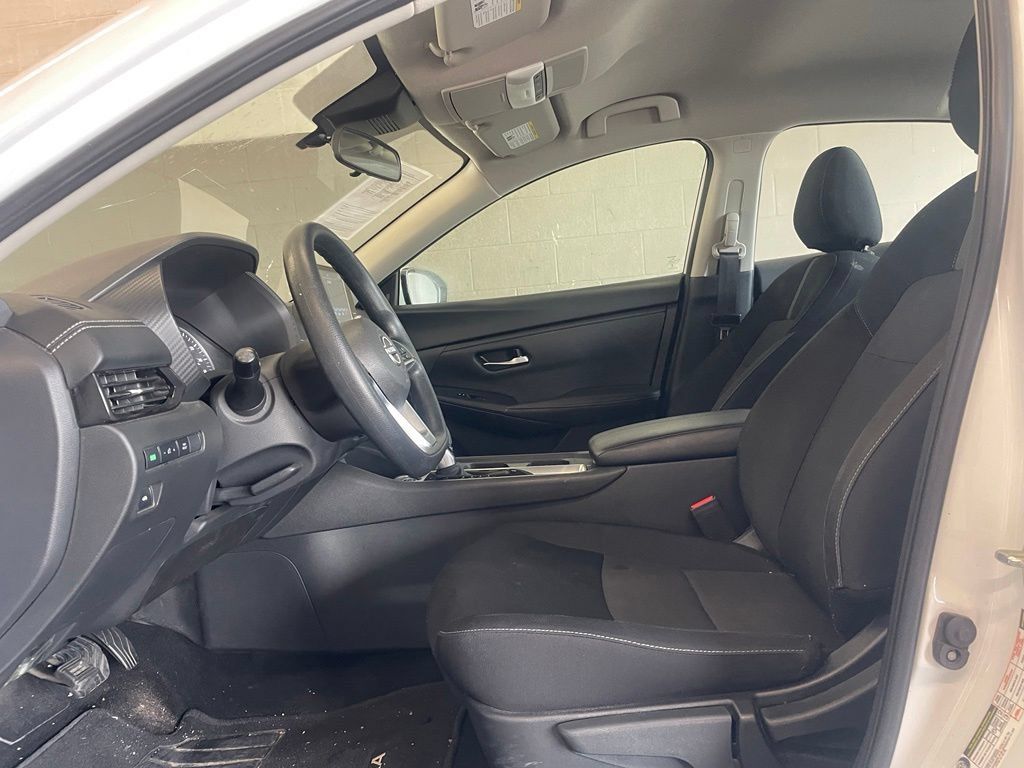 Certified 2025 Nissan Sentra SV FWD image 10