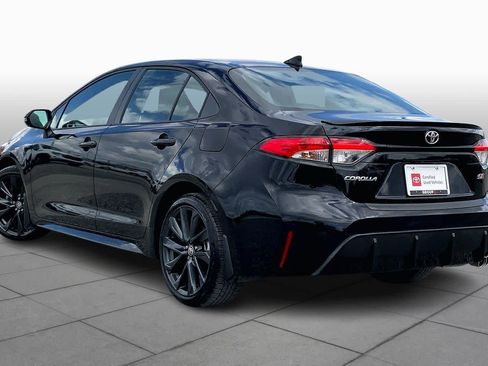 Used 2025 Toyota Corolla SE w/ SE Premium Package image 12