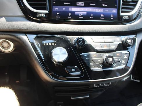 Used 2025 Chrysler Pacifica Select FWD image 21