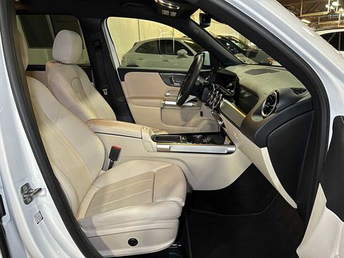 Certified 2025 Mercedes-Benz GLB 250 4MATIC image 12