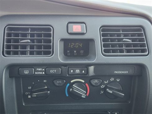 Used 2001 Toyota 4Runner SR5 image 13