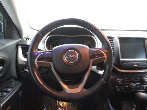 Used 2016 Jeep Cherokee Latitude w/ Comfort/Convenience Group FWD image 15