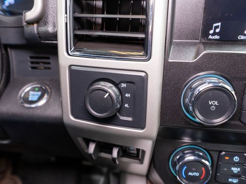 Used 2019 Ford F350 Lariat w/ Lariat Ultimate Package image 27