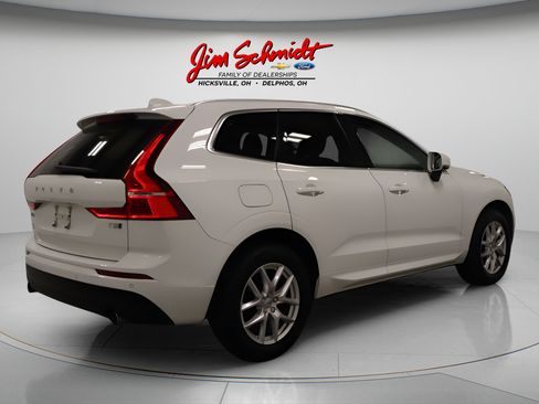 Used 2021 Volvo XC60 T5 Momentum AWD/4WD image 6