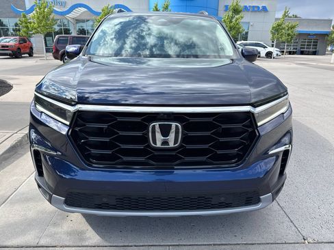 Certified 2025 Honda Pilot Elite image 2