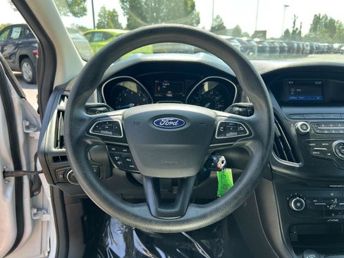 Used 2018 Ford Focus SE FWD image 34