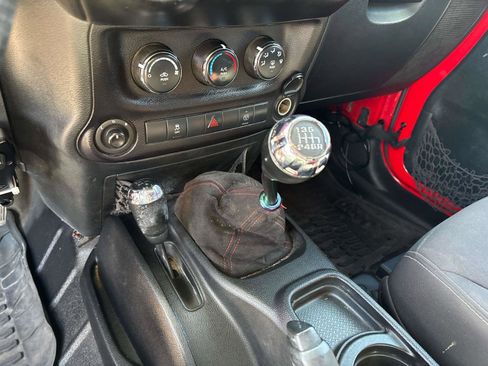 Used 2015 Jeep Wrangler Unlimited Sahara w/ Max Tow Package AWD/4WD image 12