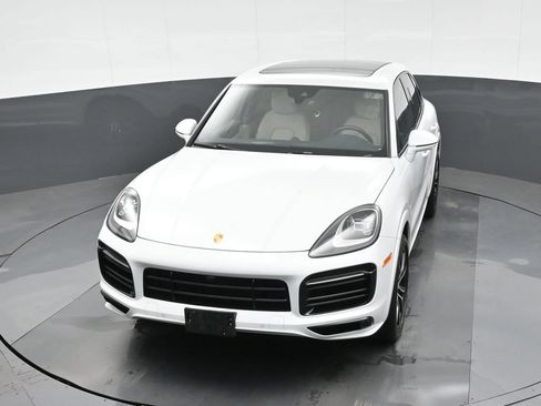 Certified 2023 Porsche Cayenne AWD/4WD image 33