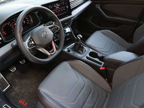 Used 2025 Volkswagen Jetta GLI Autobahn image 6