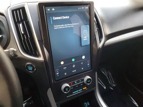 Certified 2022 Ford Edge SE w/ Black Appearance Package image 25