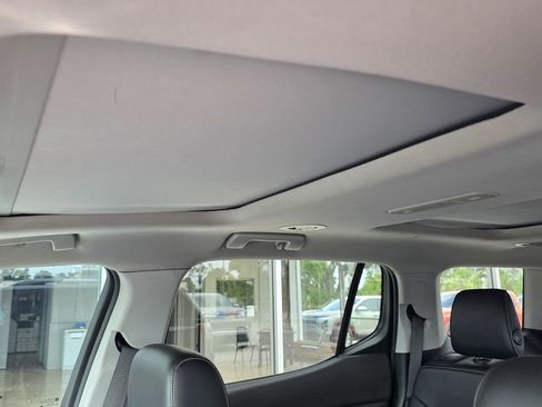 Used 2019 GMC Acadia SLT w/ LPO, Black Accent Package FWD image 26