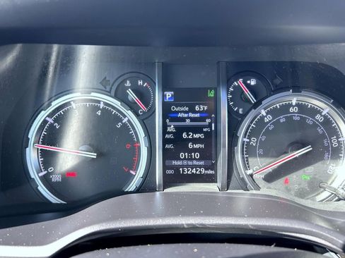 Used 2021 Toyota 4Runner Limited image 14