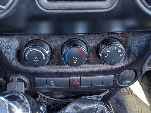 Used 2015 Jeep Wrangler Sport image 23