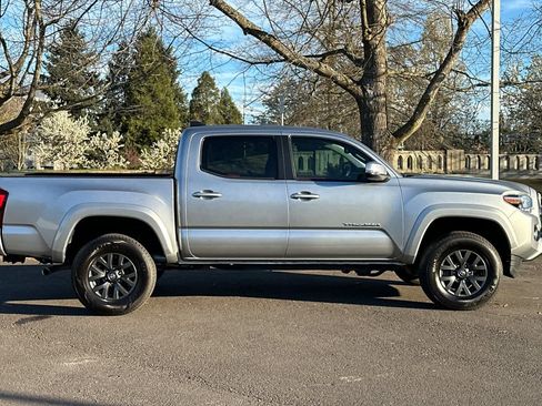Used 2023 Toyota Tacoma SR5 w/ Technology Package image 8