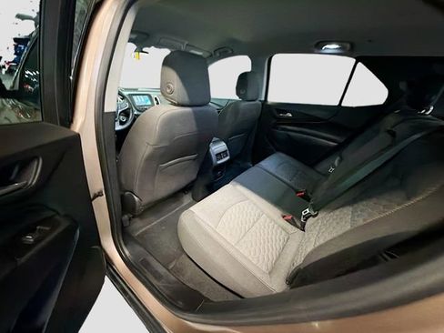 Used 2018 Chevrolet Equinox LT image 23