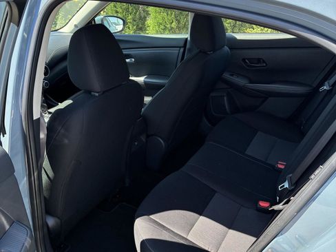 Used 2025 Nissan Sentra SV FWD image 8