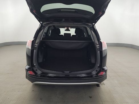 Used 2018 Toyota RAV4 XLE AWD/4WD image 29