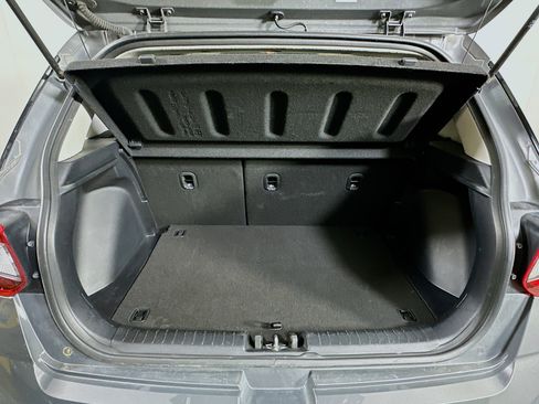 Used 2025 Hyundai Venue SEL FWD image 28