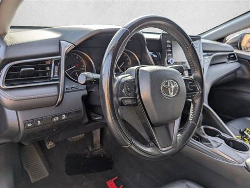 Used 2021 Toyota Camry SE image 10