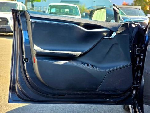 Used 2015 Tesla Model S 85D image 30