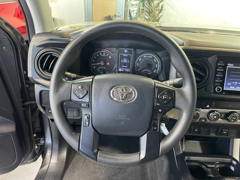 Used 2020 Toyota Tacoma SR AWD/4WD image 9