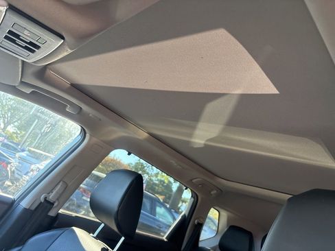 Used 2023 Nissan Rogue SV w/ SV Premium B Package image 20