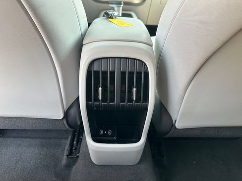 Used 2025 Hyundai Kona SEL AWD/4WD image 24
