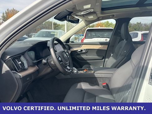 Certified 2025 Volvo XC90 B6 Plus image 19
