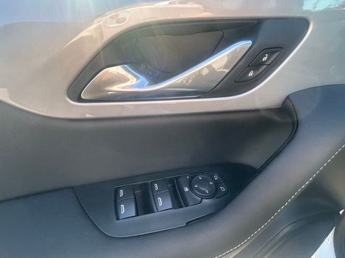 New 2025 Chevrolet Blazer LT FWD image 17
