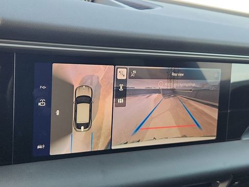 New 2026 Porsche Macan 4 Electric image 18