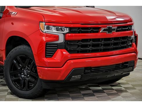Used 2023 Chevrolet Silverado 1500 RST AWD/4WD image 2