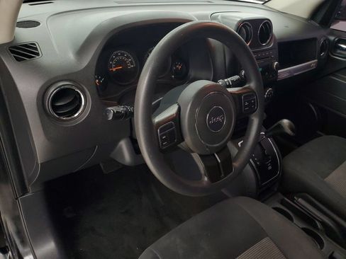 Used 2014 Jeep Compass Sport FWD image 9