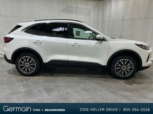 New 2026 Ford Escape SE w/ PHEV Premium Package image 9
