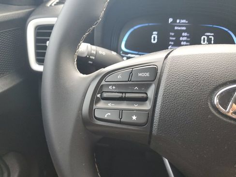 Certified 2023 Hyundai Venue Limited w/ Cargo Package FWD image 20