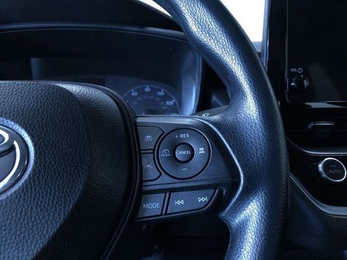 Used 2025 Toyota Corolla LE image 19